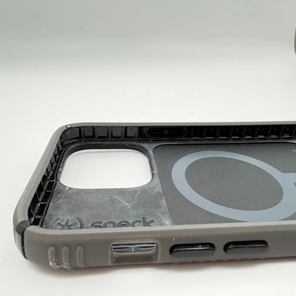 Speck Phone Case iPhone 13 Pro 6.1 MagSafe Presidio2 Grip